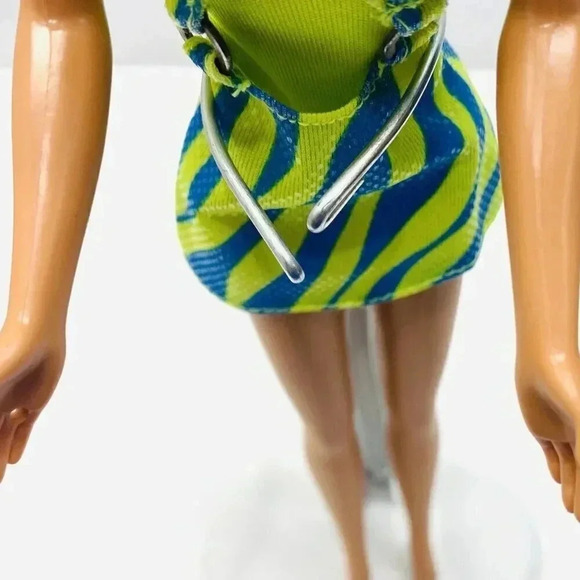 MATTEL BARBIE Doll Blond Hair Blue Eyes Green Bodysuit Dress Earrings 12" Tall - Picture 8 of 12